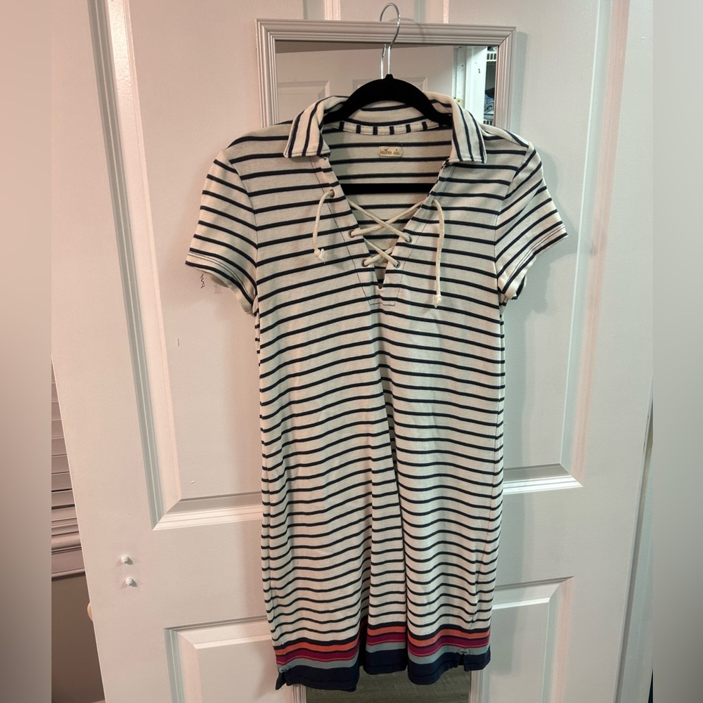 Hollister collared T-shirt dress. Size M